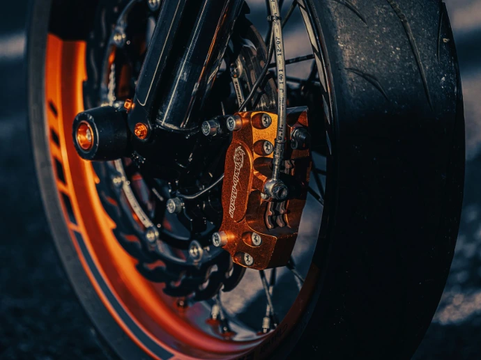 Supermoto wheel